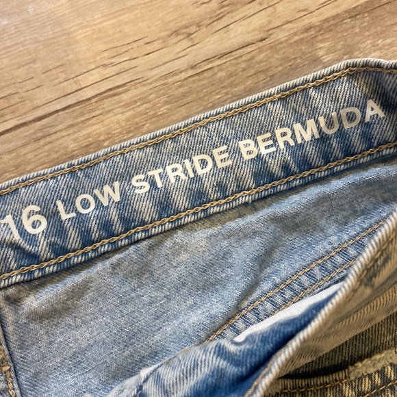 GAP Low Stride Jean Shorts - Picture 4 of 4